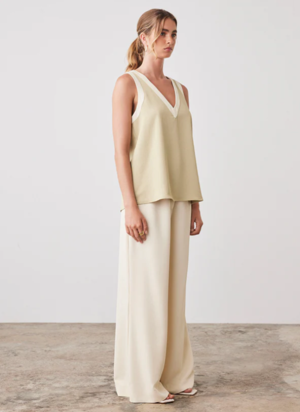Voyage Top Celery Cream