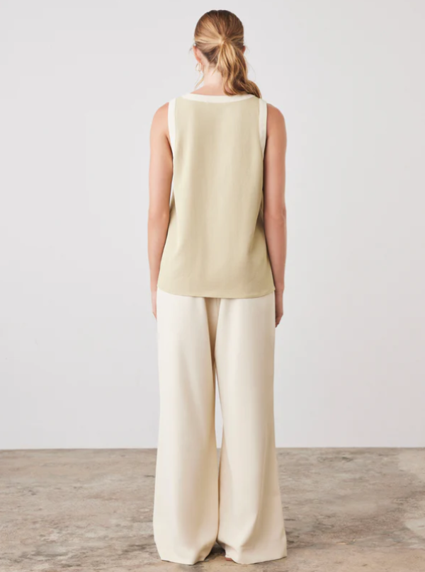 Voyage Top Celery Cream