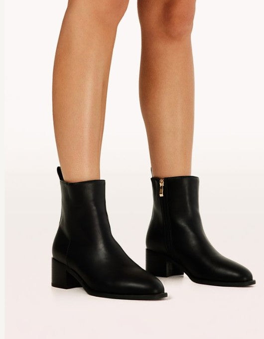 Nanette Boot Black