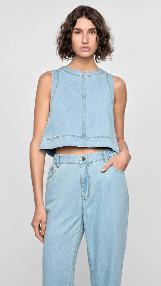 Amelia Chambray Top Light Wash Blue