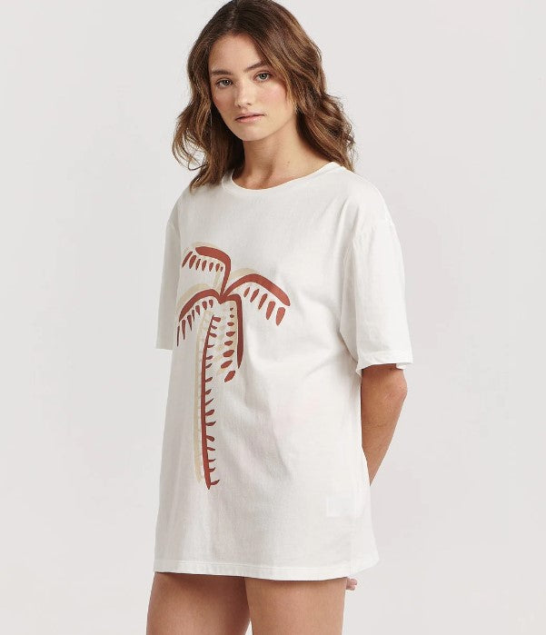 Charlie Holiday Palm Tree Boyfriend Tee Butter Chocolate