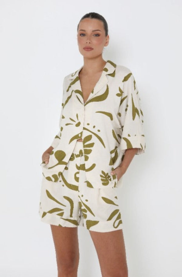 MADISON THE LABEL Irena Shirt Tribeca Print