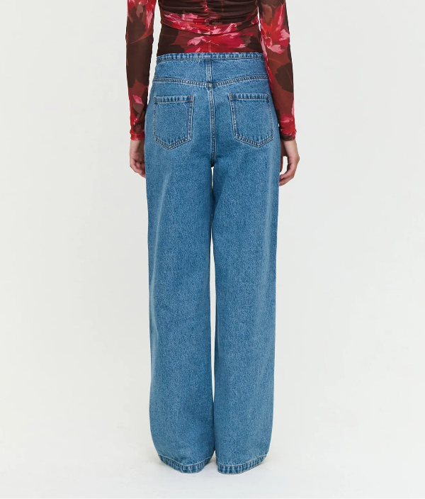 Geneva Mid Rise Jean Mid Blue