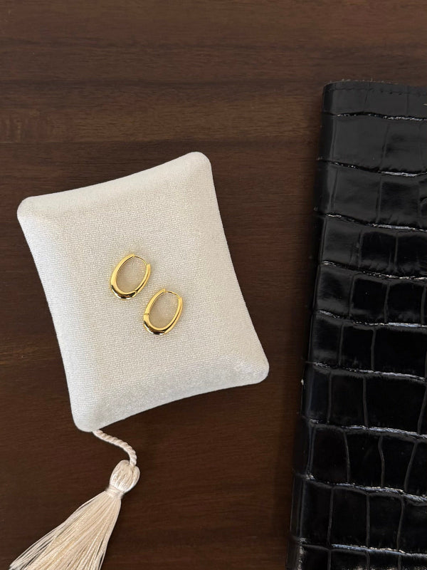 Pia Hoop Medium Gold