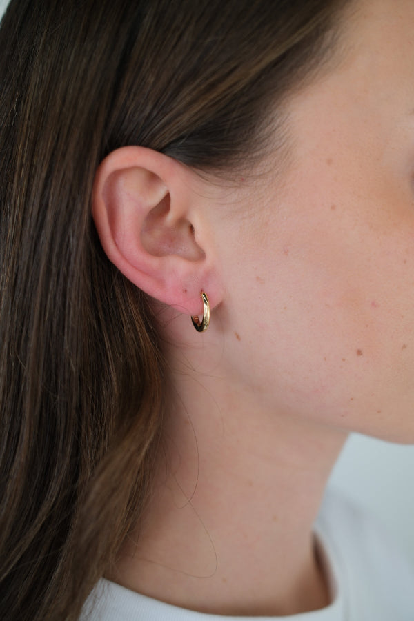 Pia Hoop Small Gold